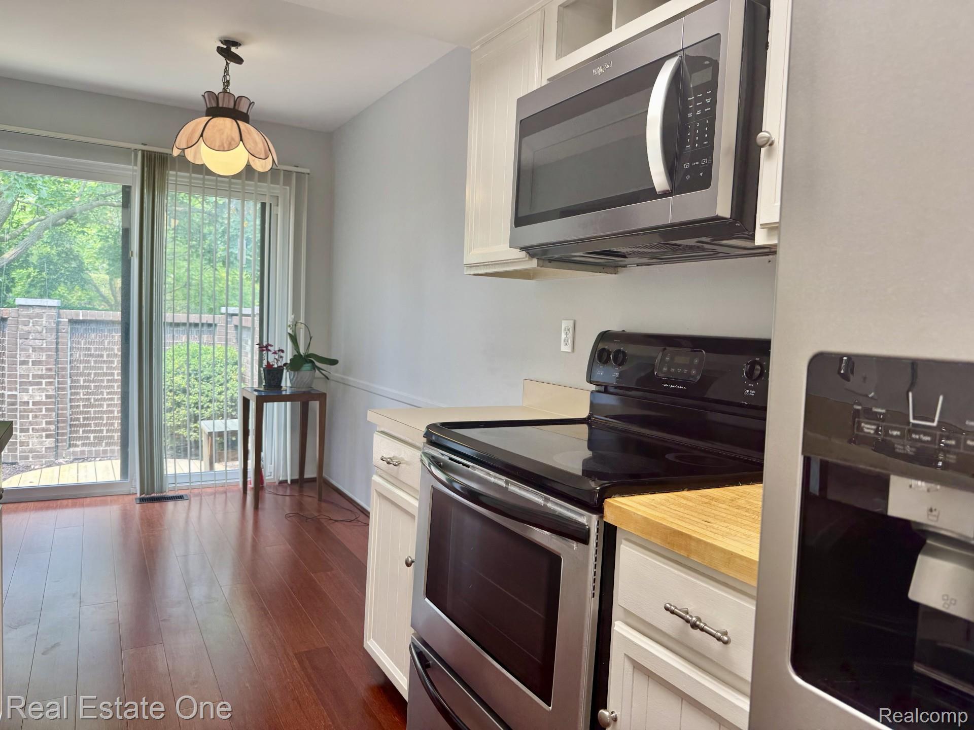 2963 Meadowbrook Drive