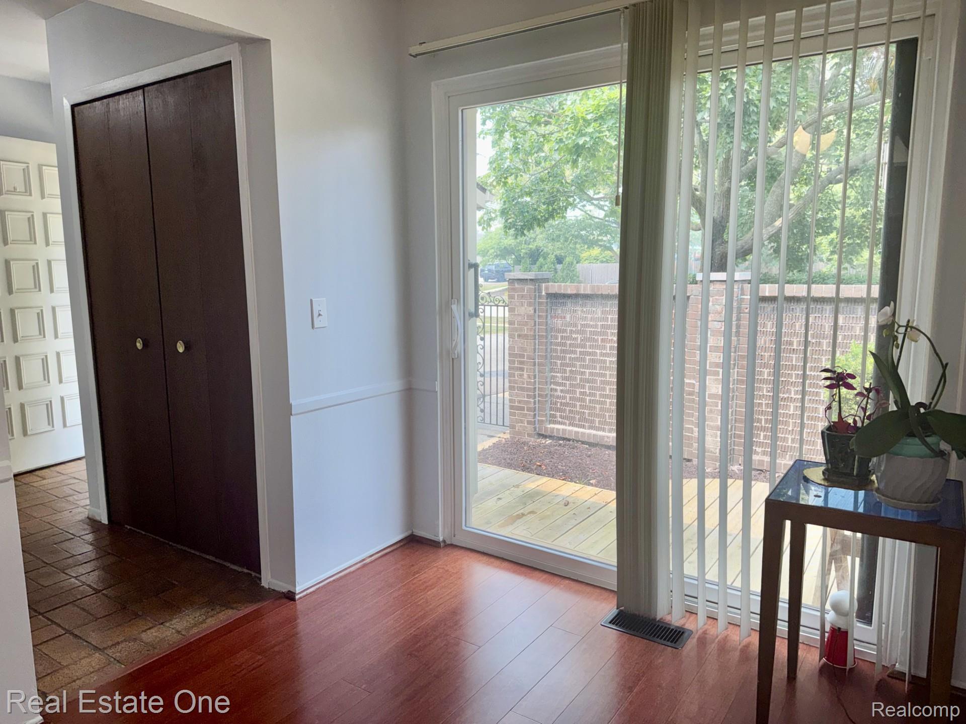 2963 Meadowbrook Drive