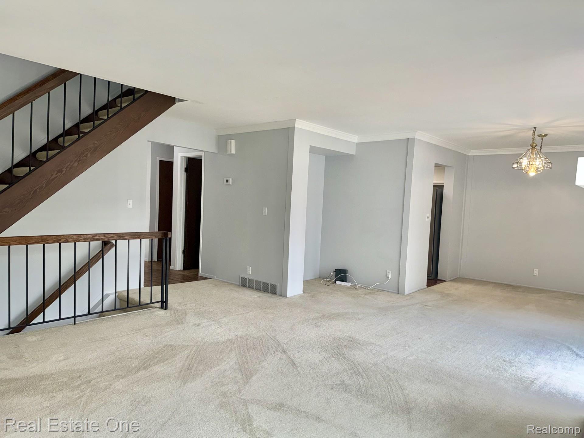 2963 Meadowbrook Drive