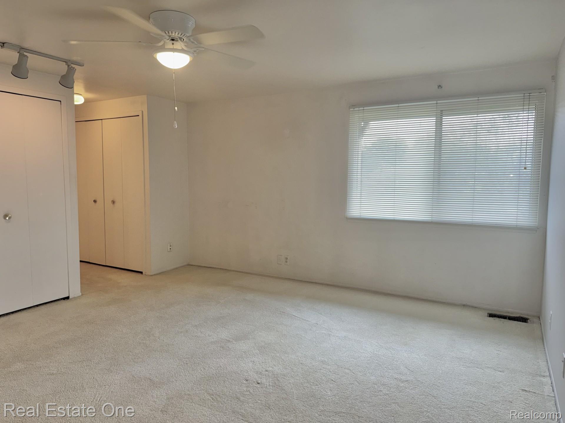 2963 Meadowbrook Drive