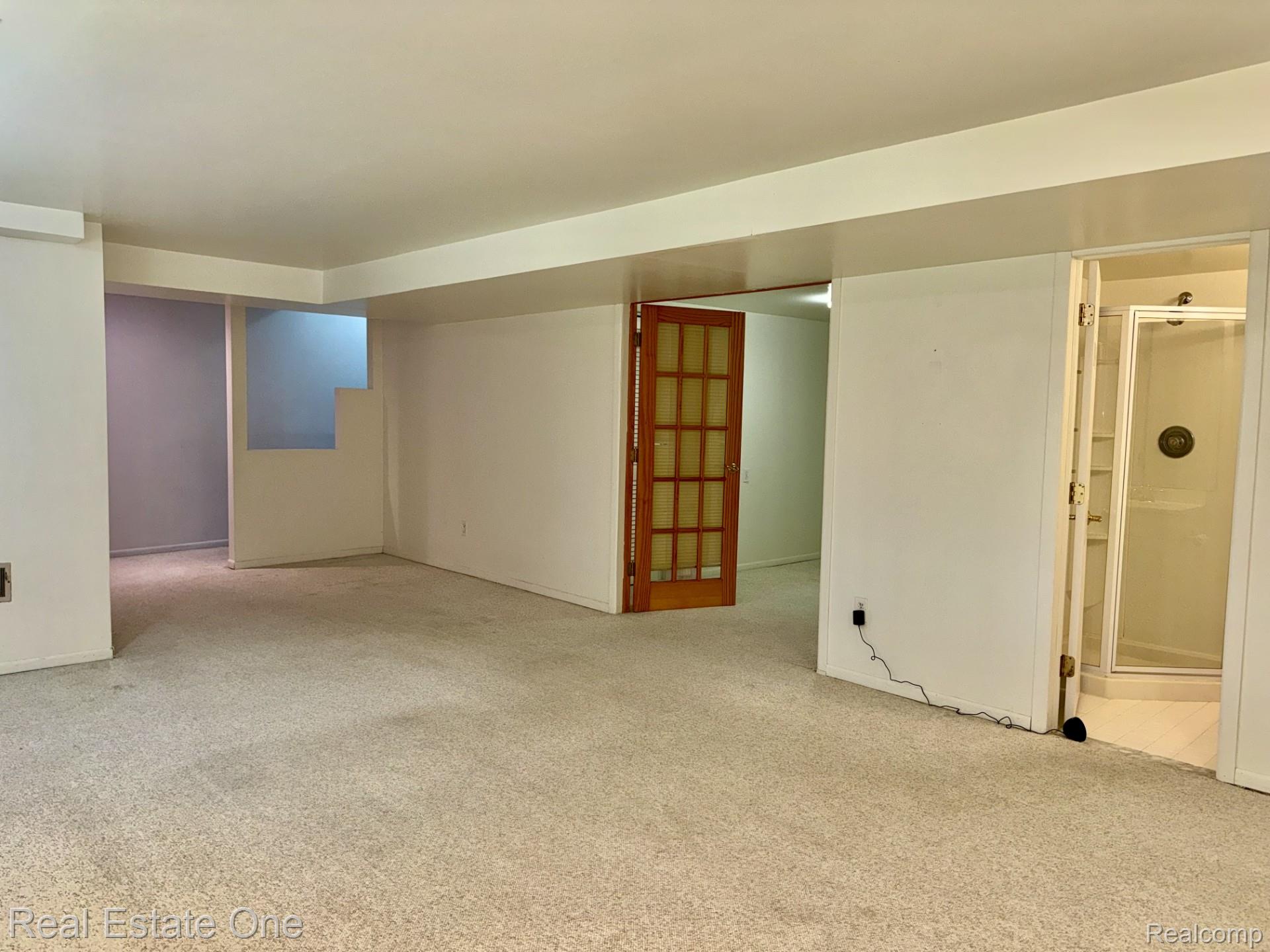 2963 Meadowbrook Drive