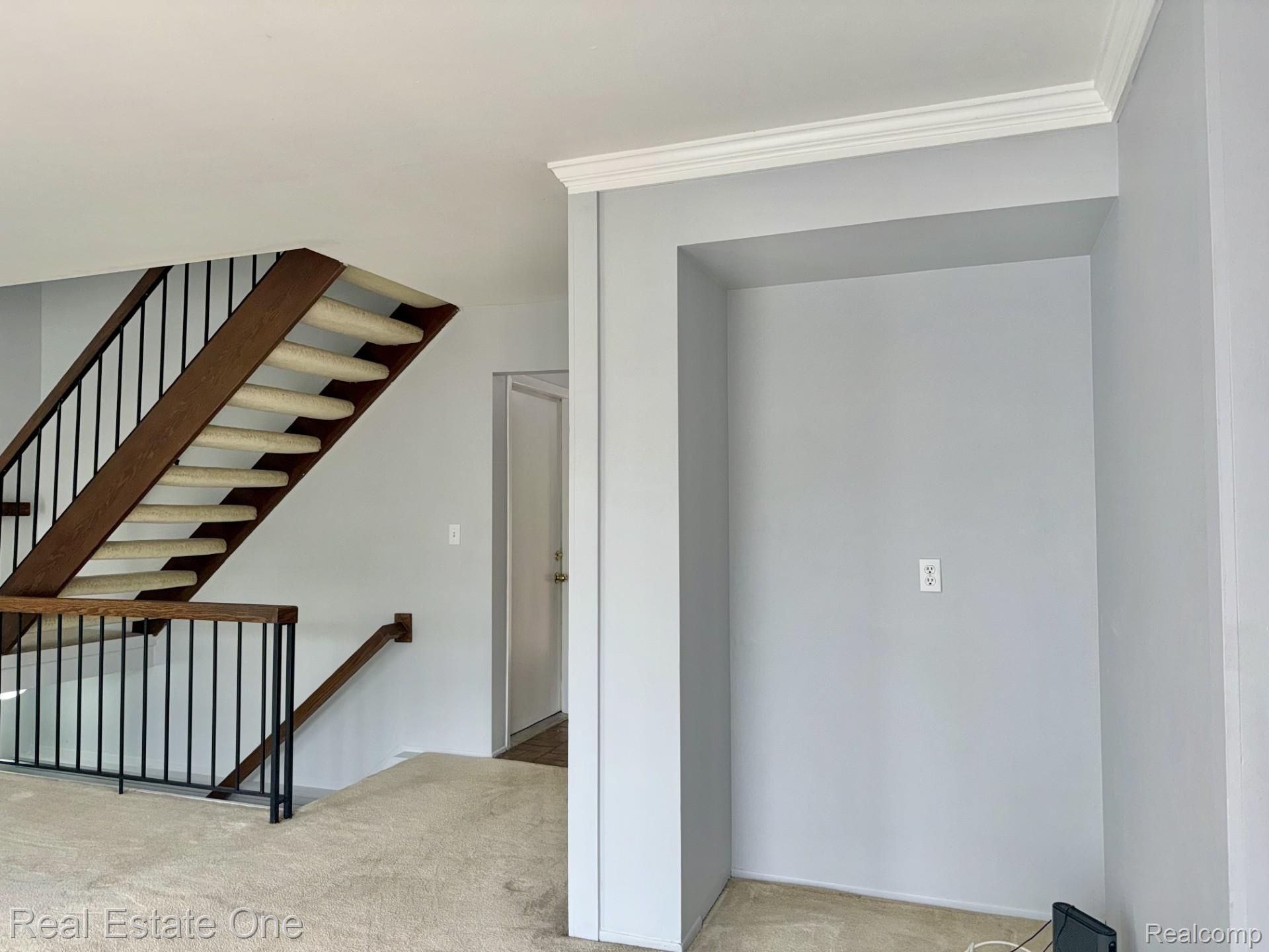 2963 Meadowbrook Drive