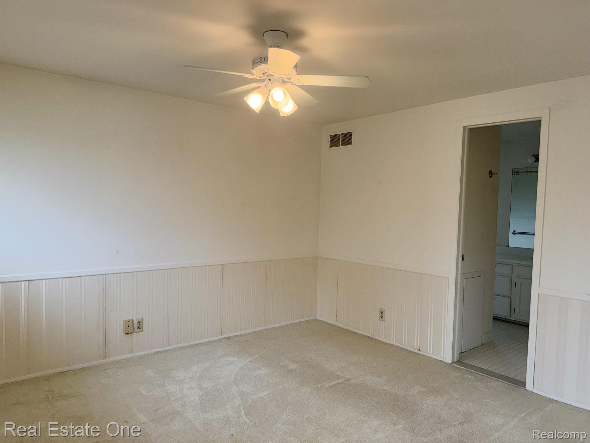 2963 Meadowbrook Drive