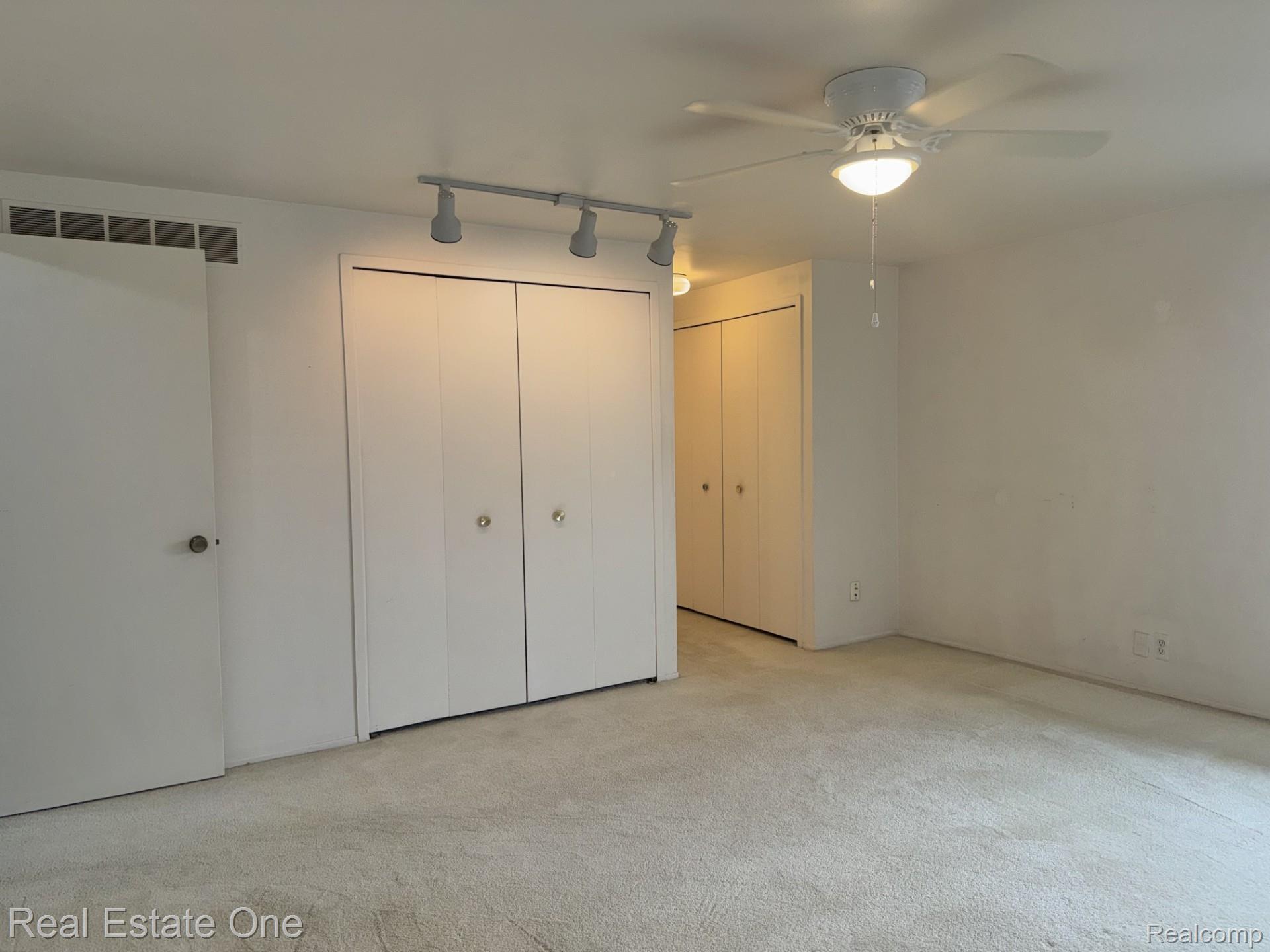 2963 Meadowbrook Drive