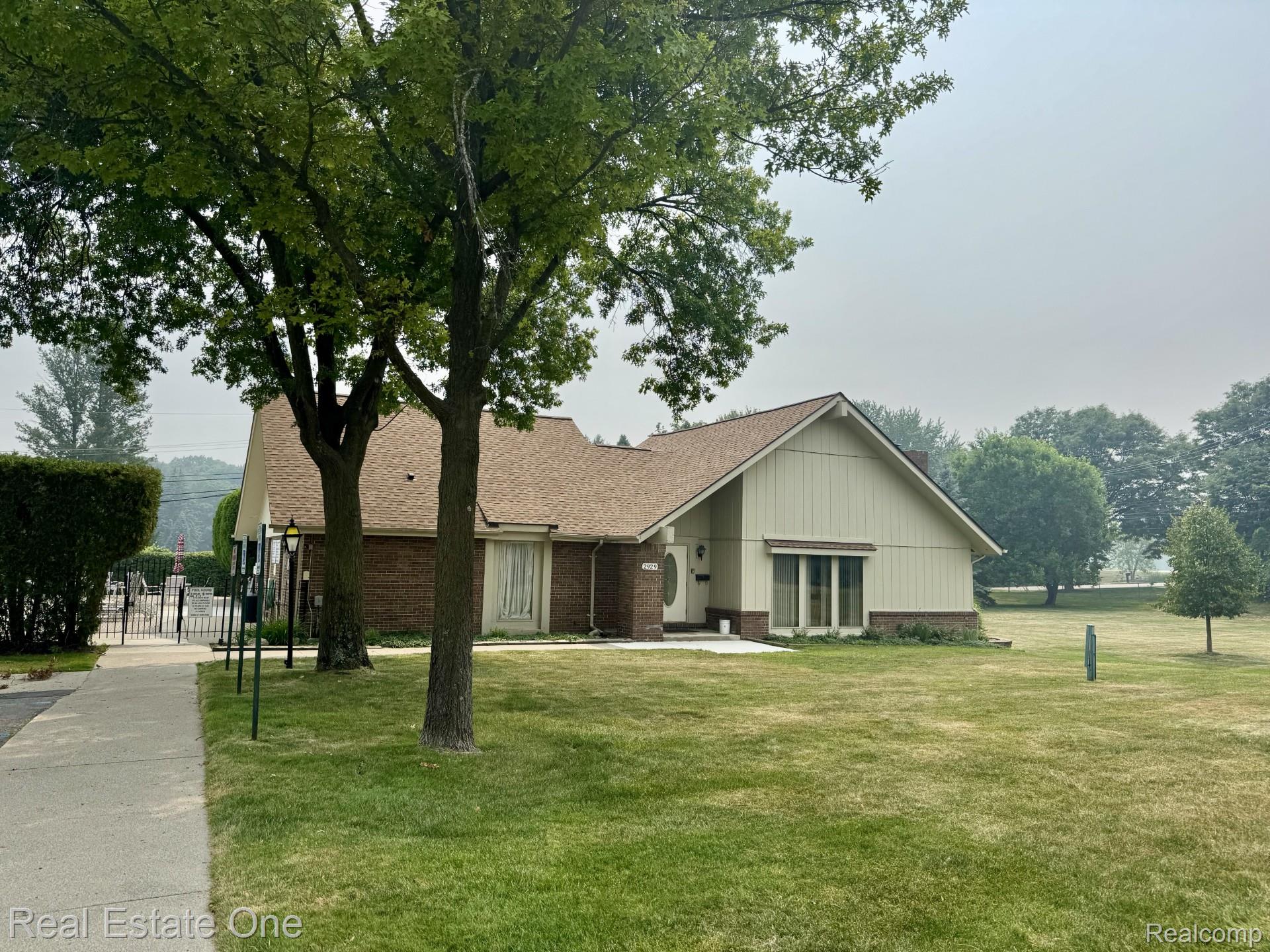 2963 Meadowbrook Drive