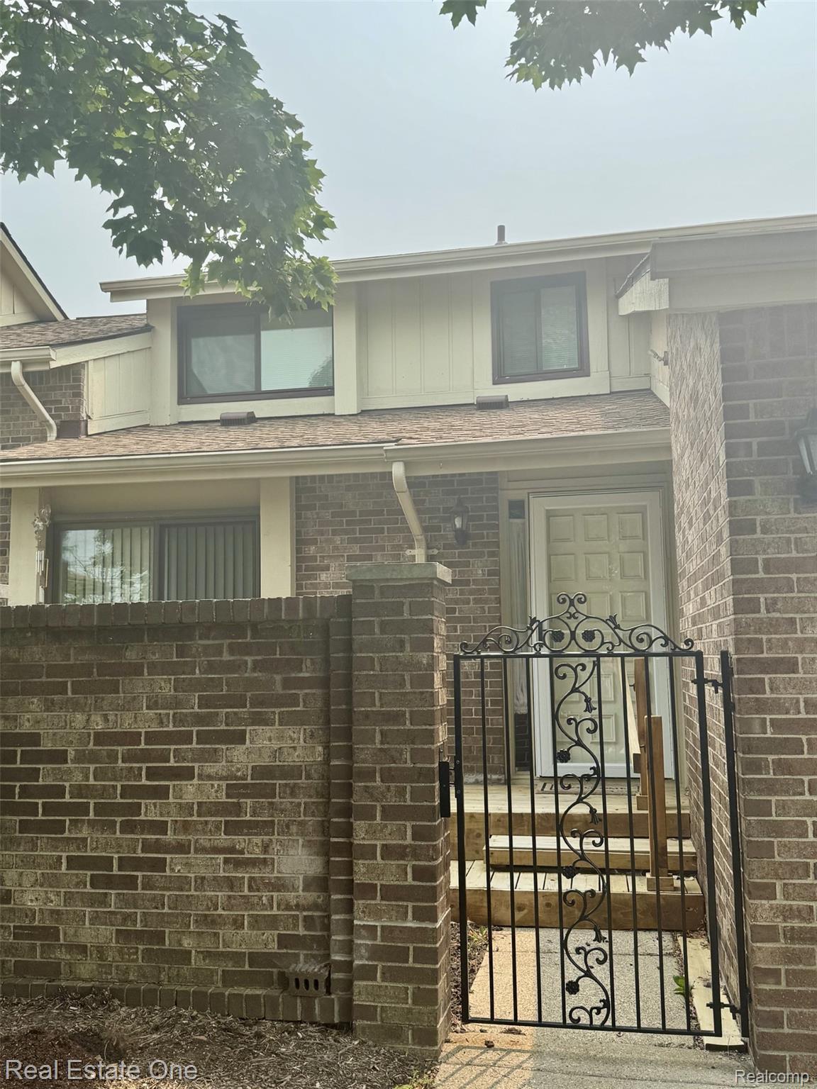 2963 Meadowbrook Drive