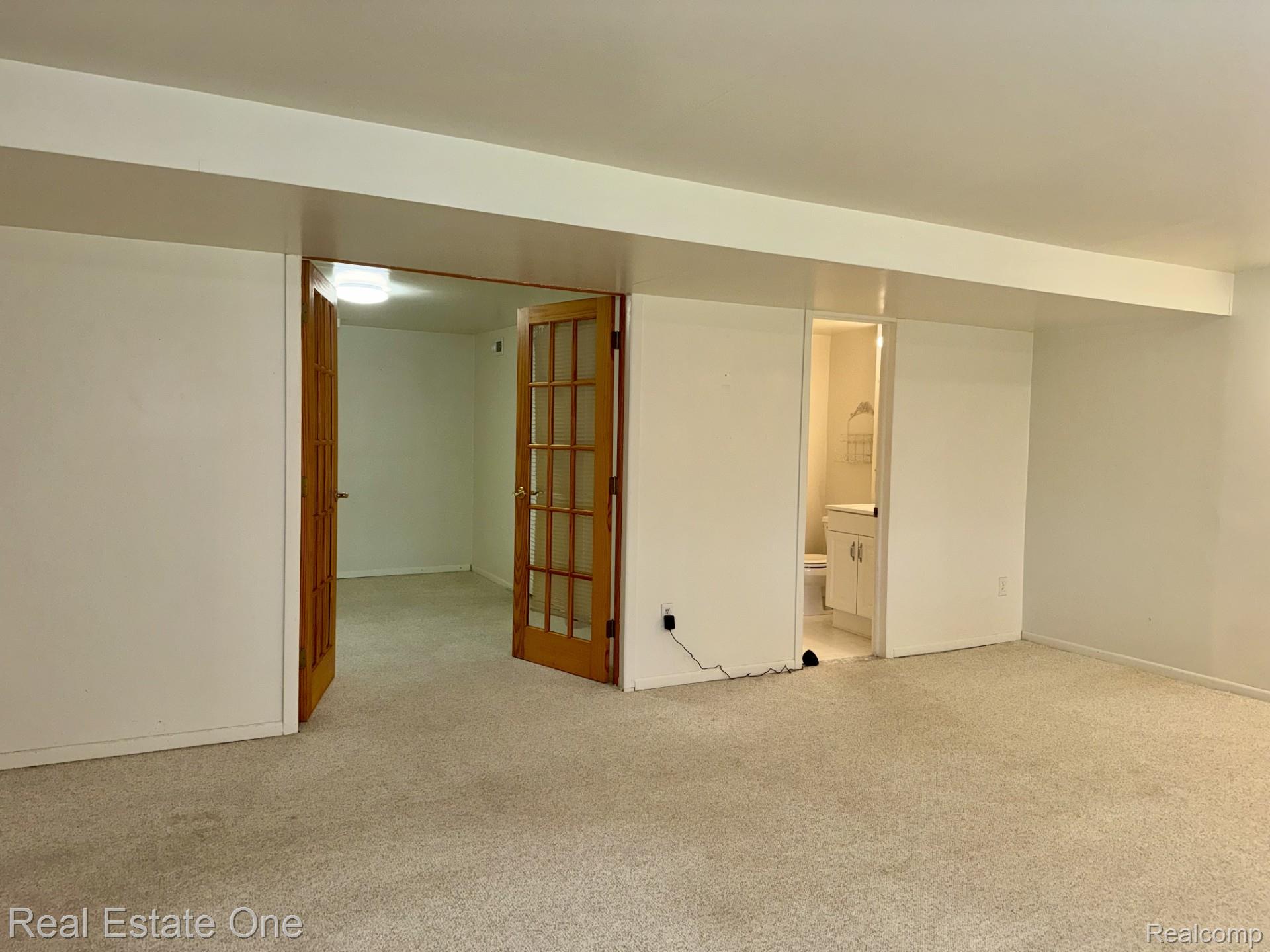 2963 Meadowbrook Drive