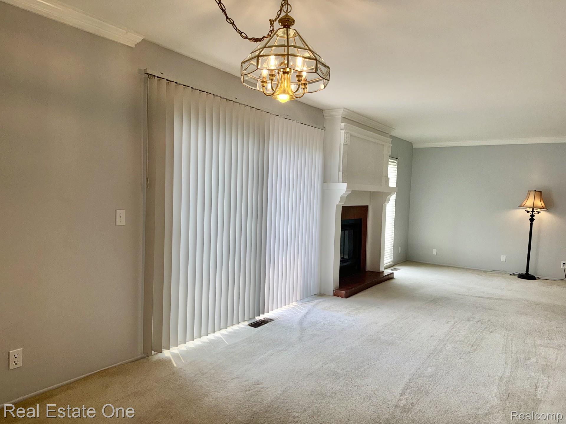 2963 Meadowbrook Drive