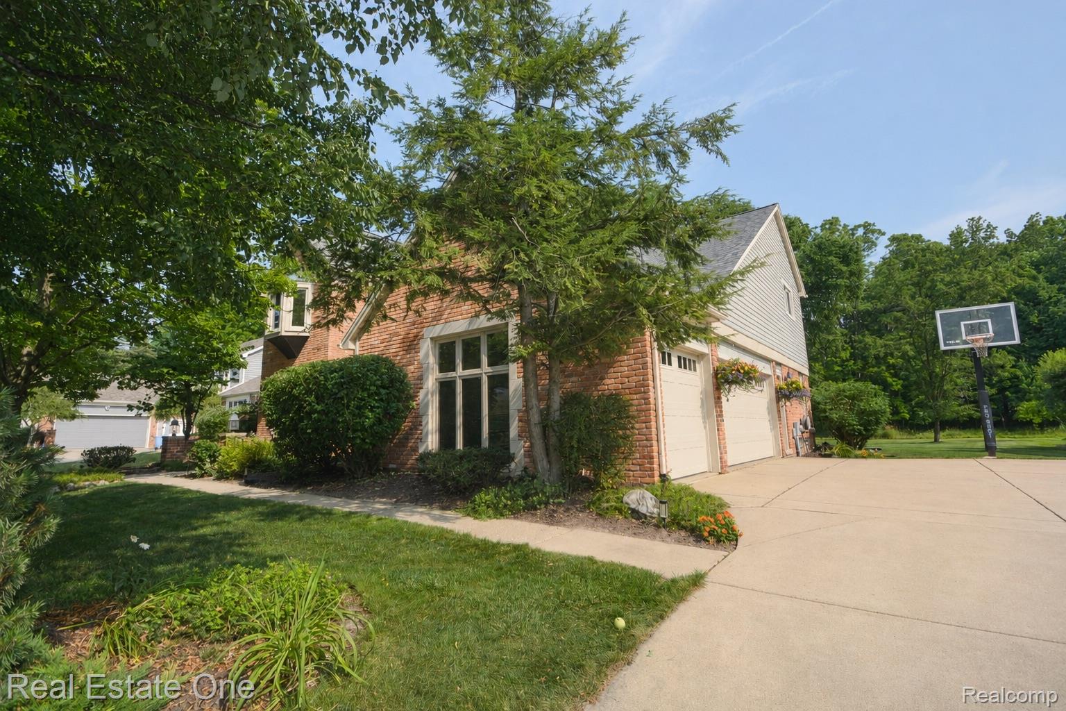 1370 Springwood Lane