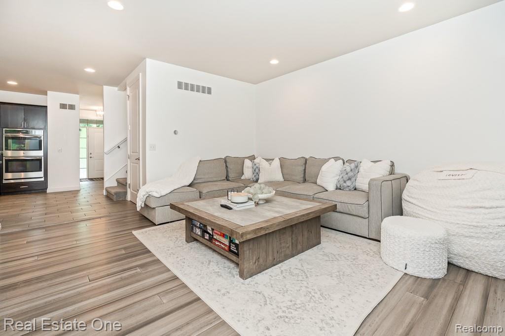 4176 Oak Arbor Court