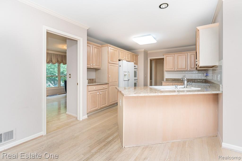7383 SIMSBURY Drive