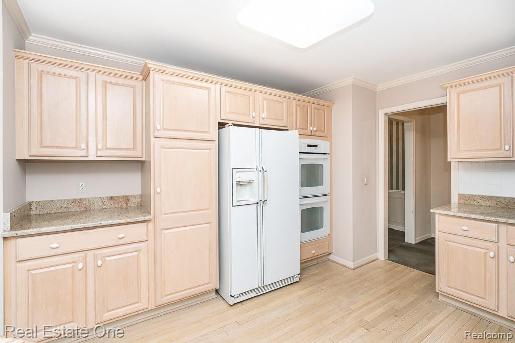 7383 SIMSBURY Drive