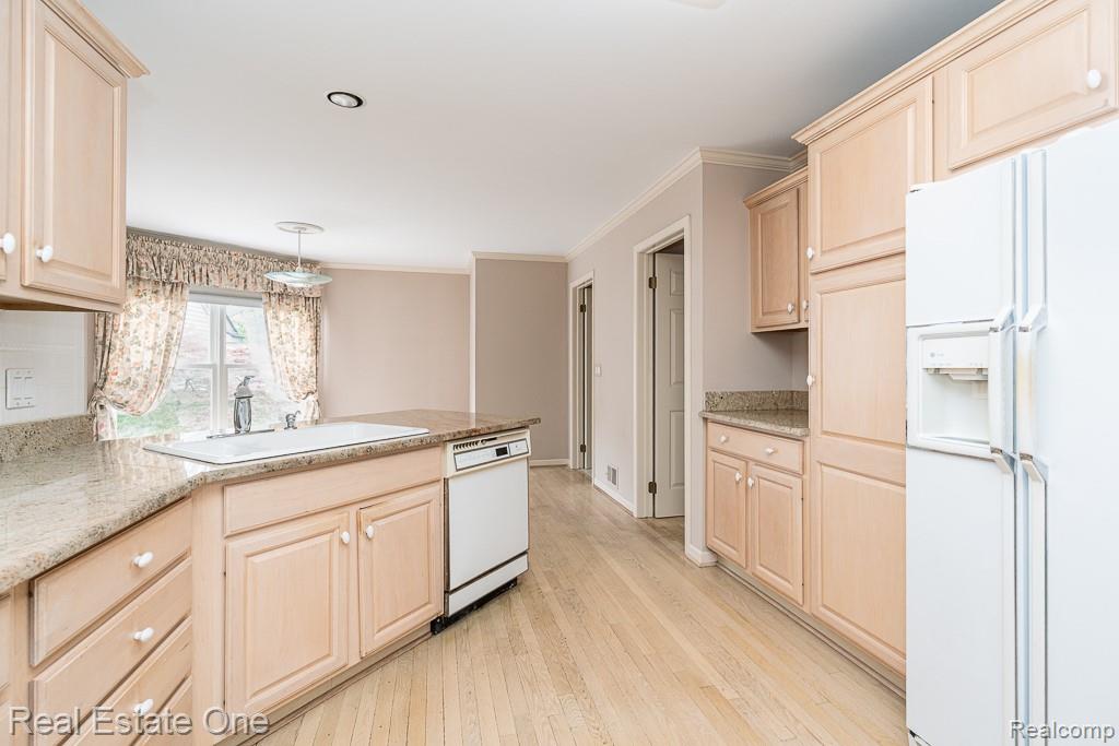 7383 SIMSBURY Drive