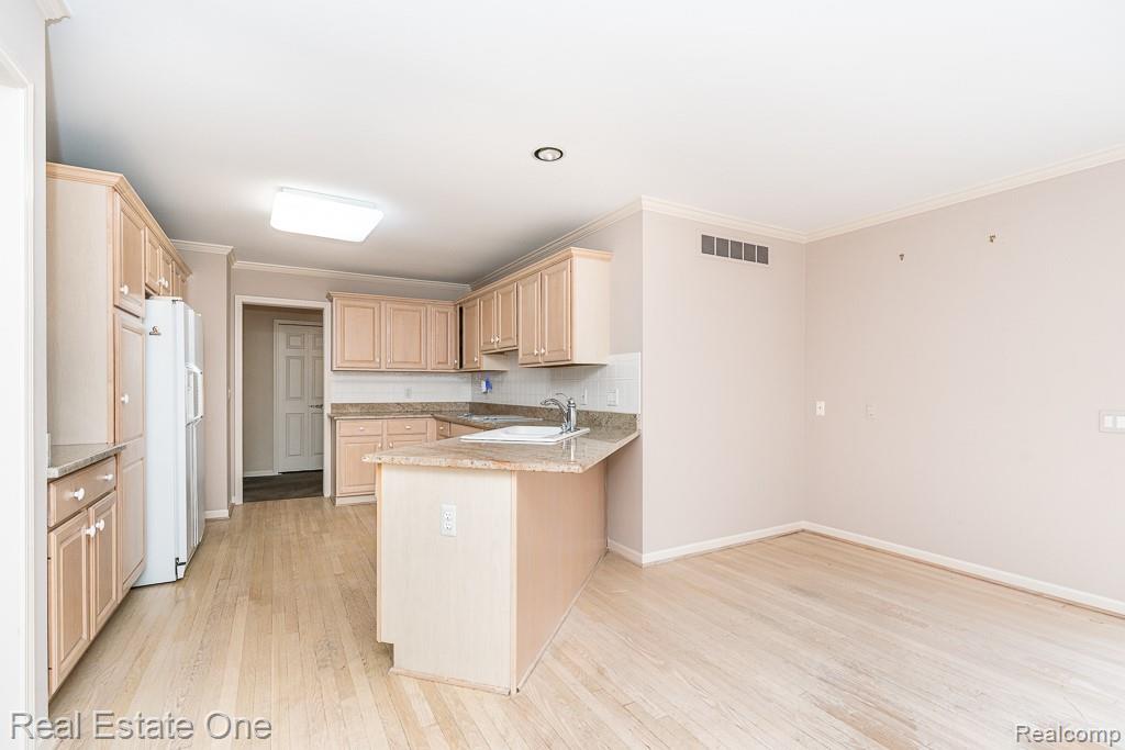 7383 SIMSBURY Drive