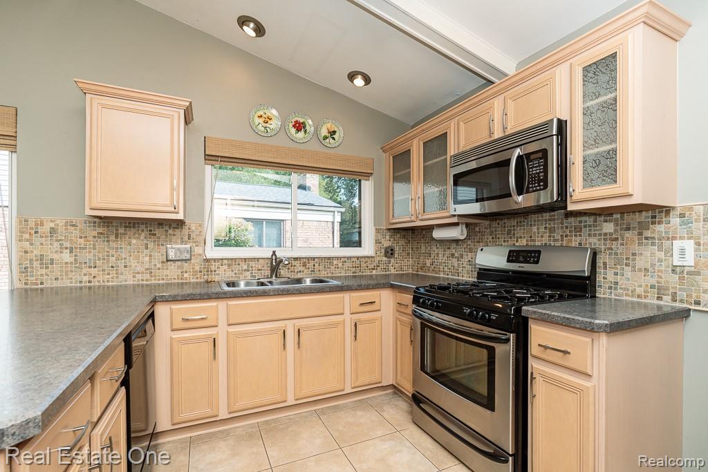 3444 Eagle Drive