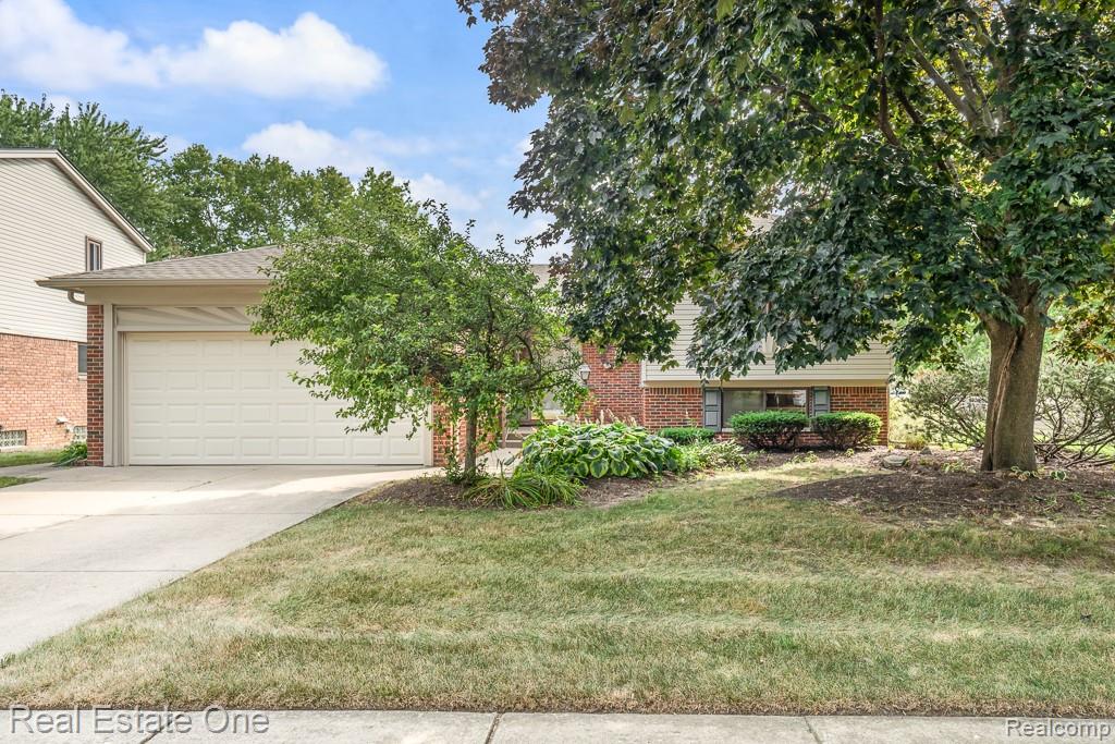 3444 Eagle Drive