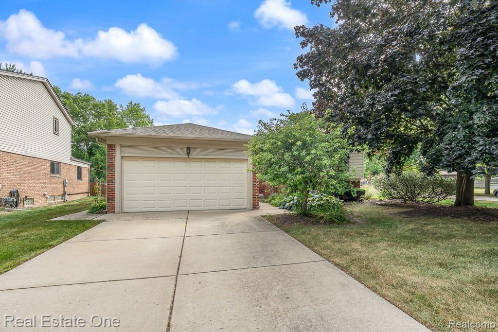 3444 Eagle Drive
