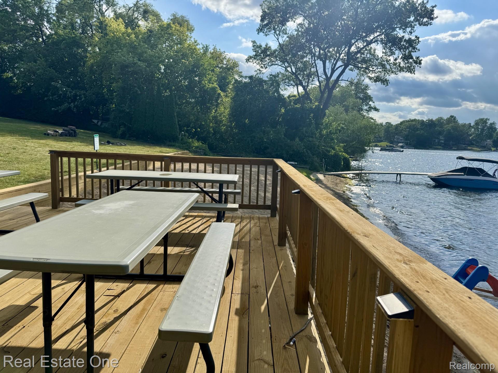 3764 Lake Oakland Shores Drive