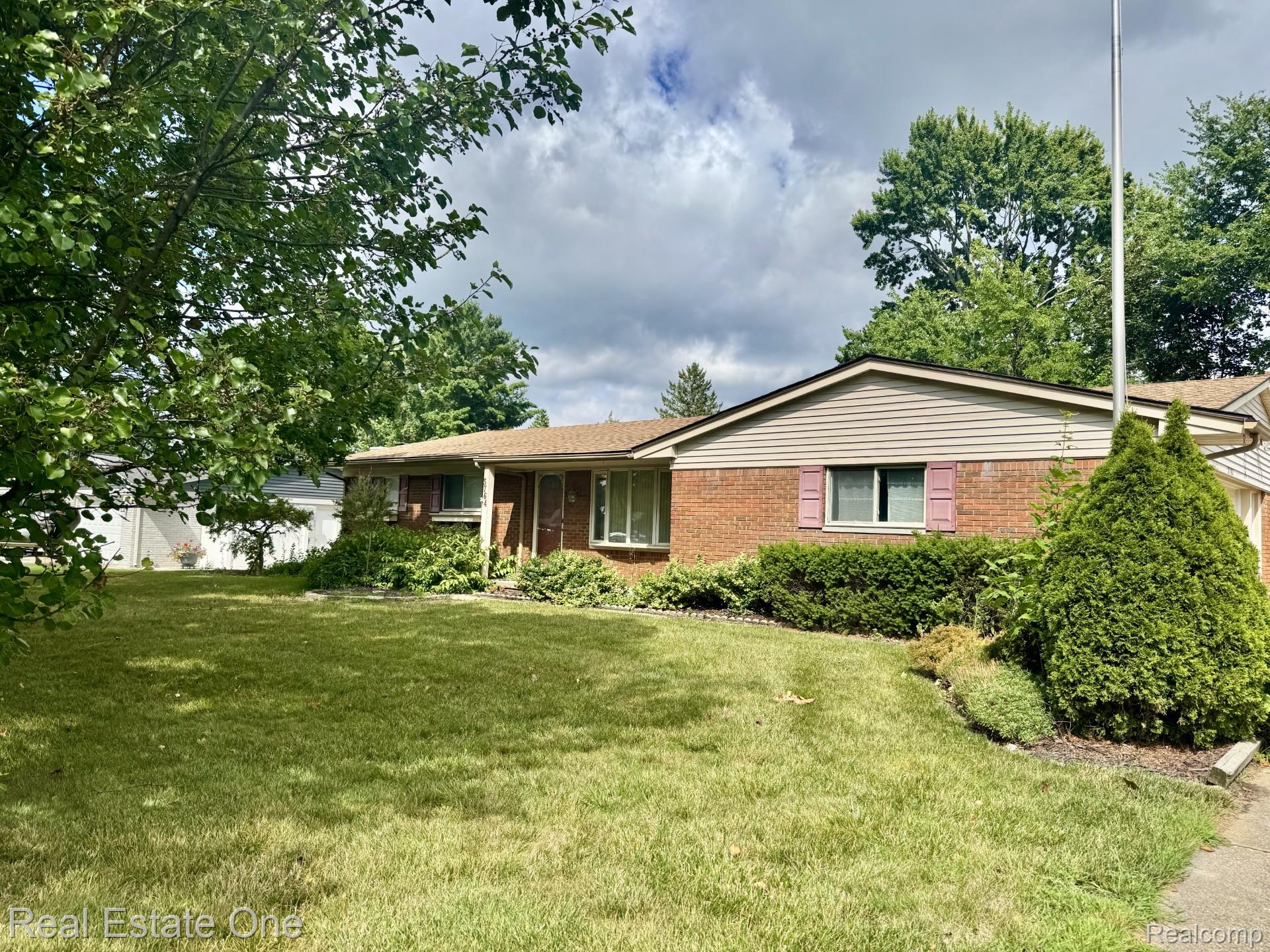 3764 Lake Oakland Shores Drive