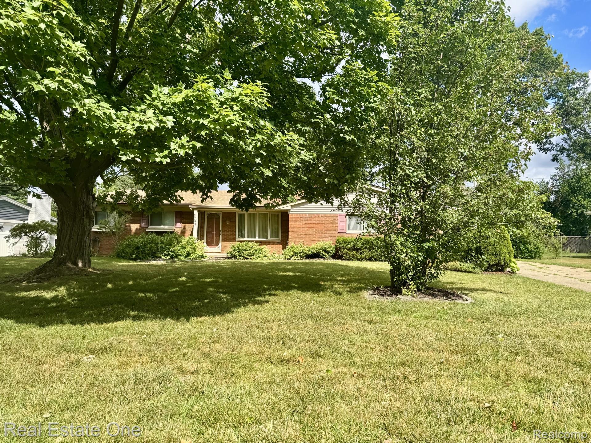 3764 Lake Oakland Shores Drive
