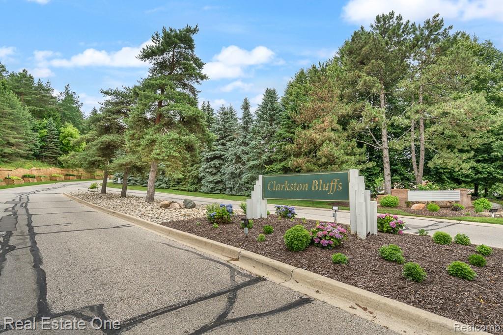 6595 Scenic Pines Court