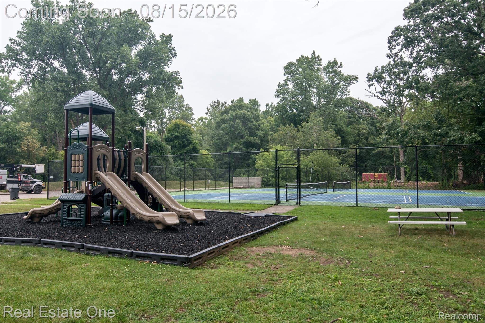 1572 Kings Cove Drive
