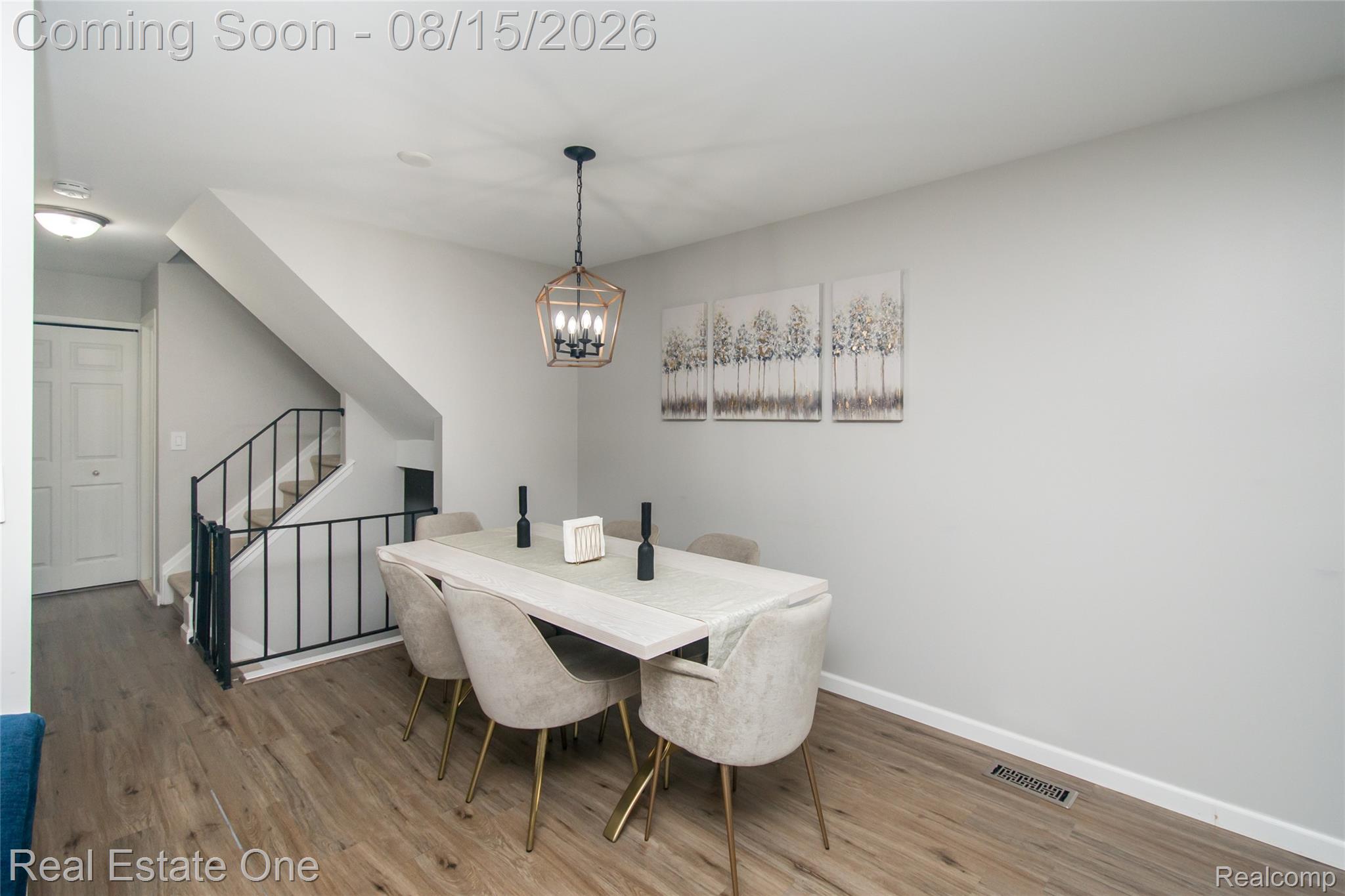 1572 Kings Cove Drive