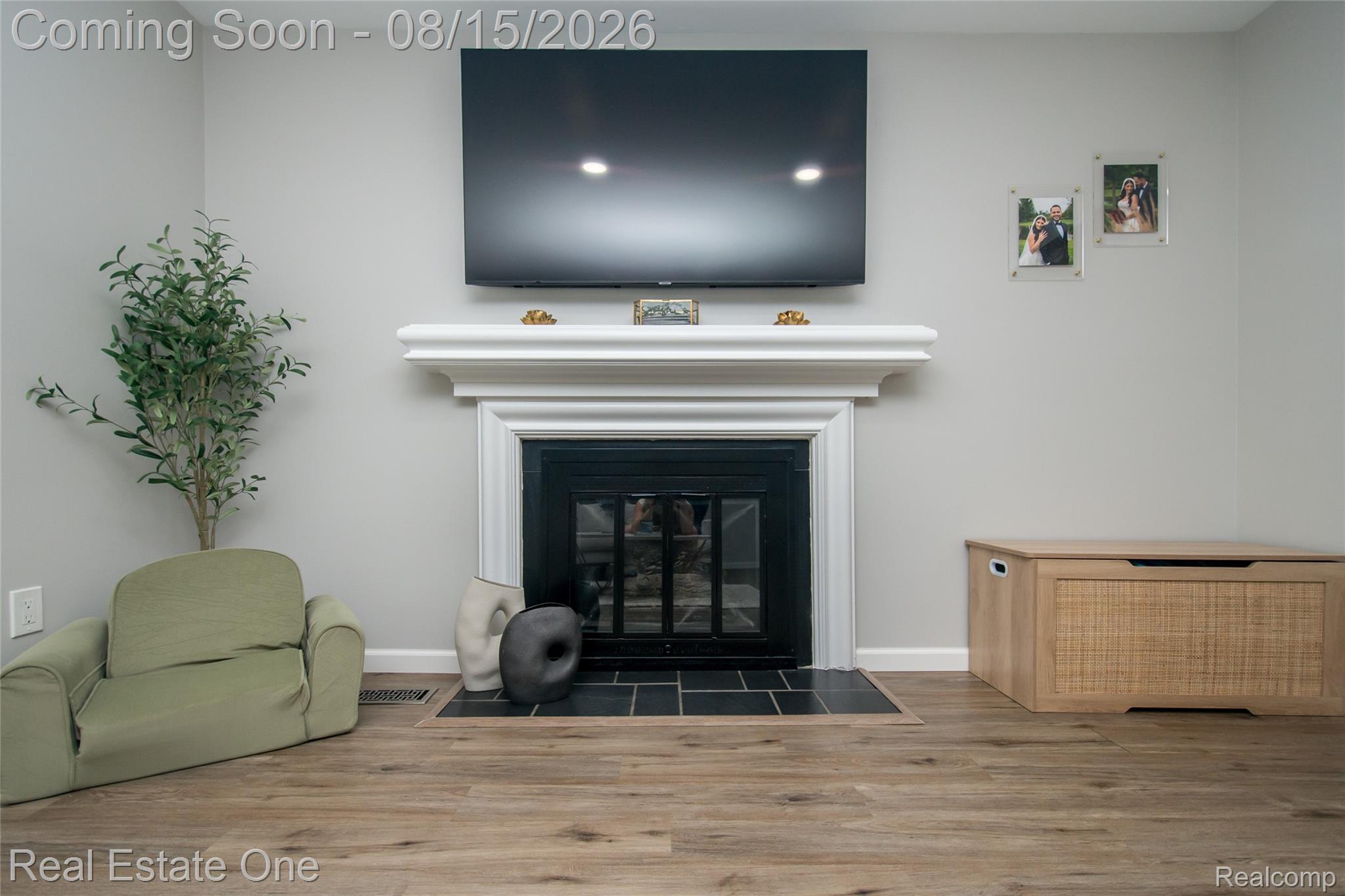 1572 Kings Cove Drive