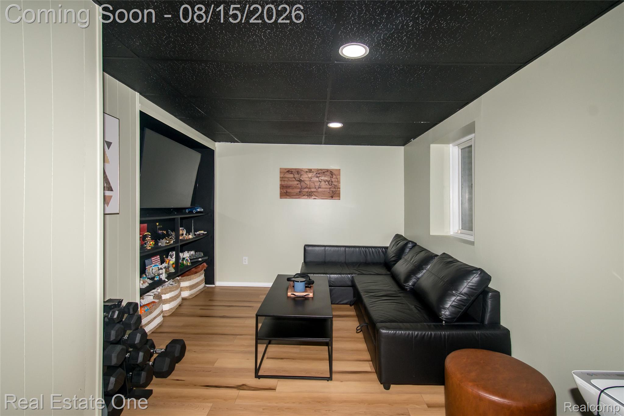 1572 Kings Cove Drive