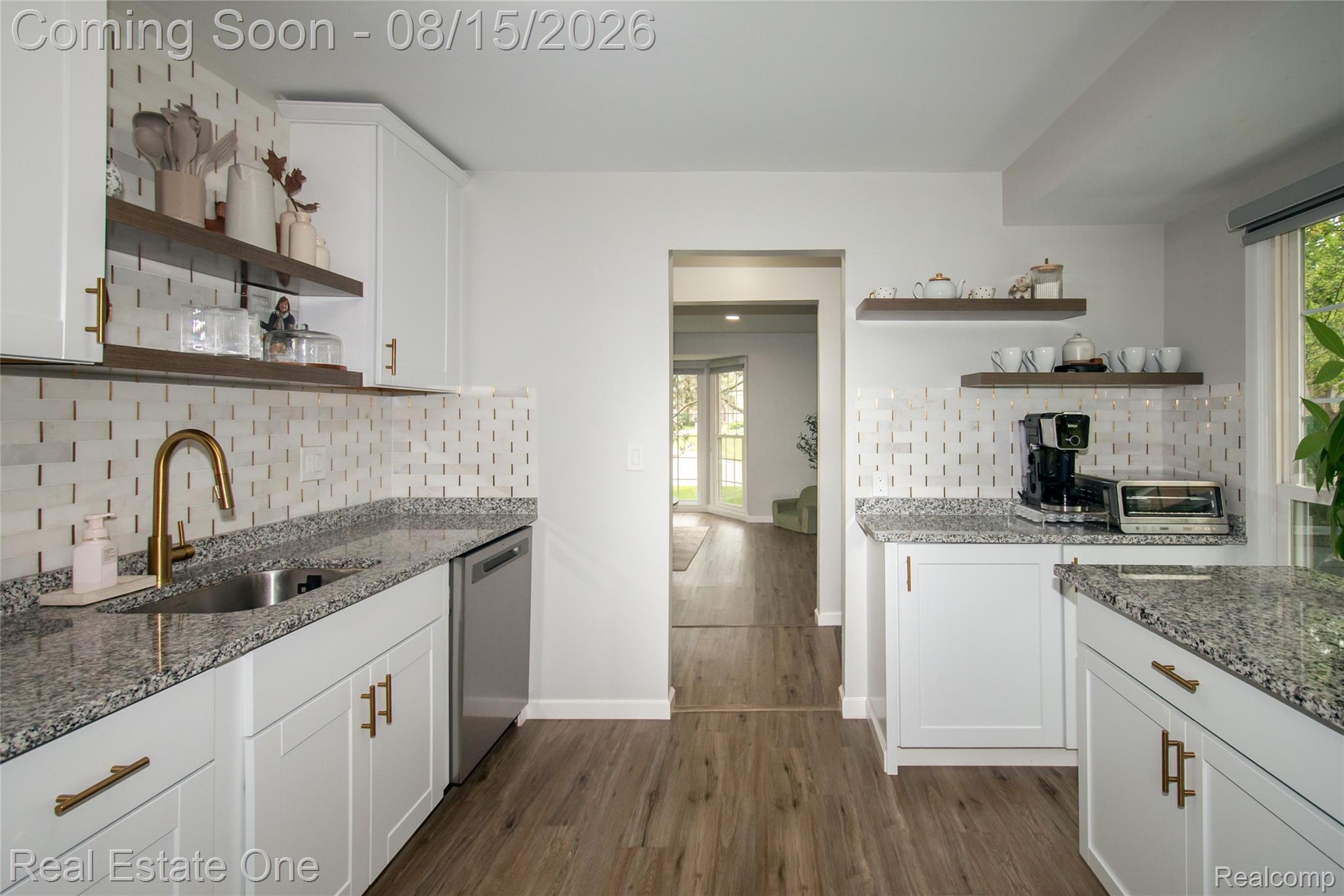 1572 Kings Cove Drive