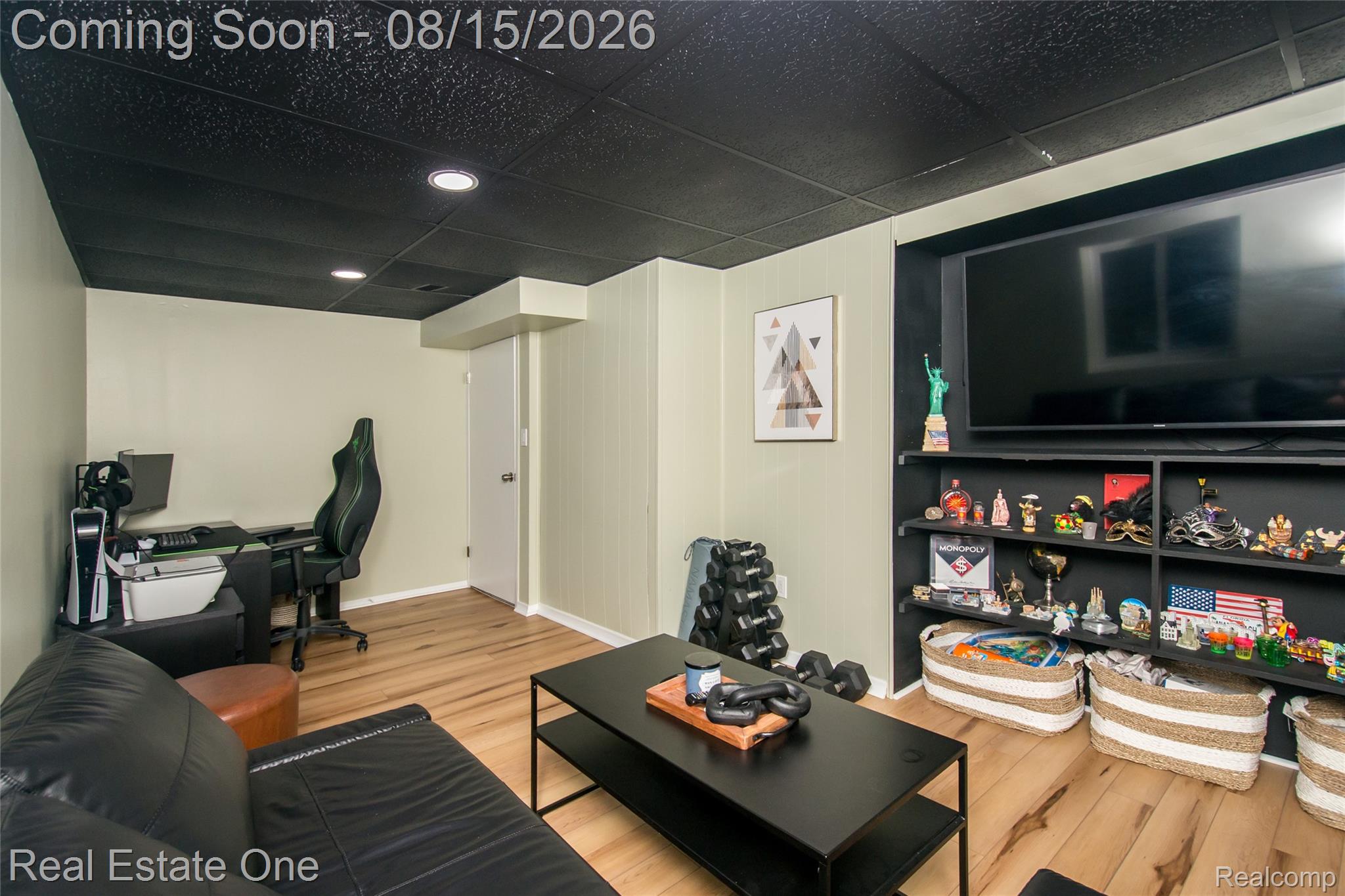 1572 Kings Cove Drive