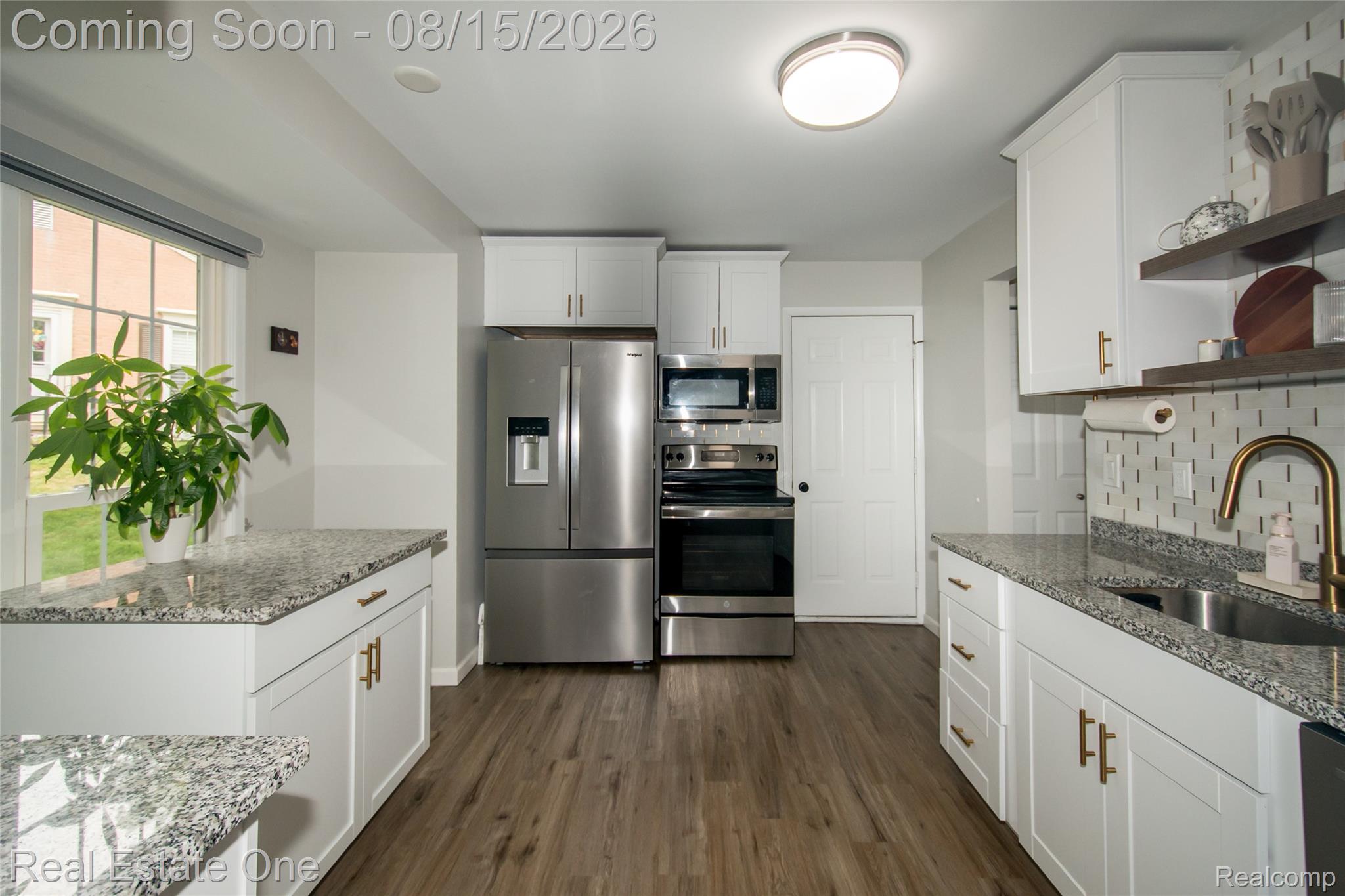1572 Kings Cove Drive