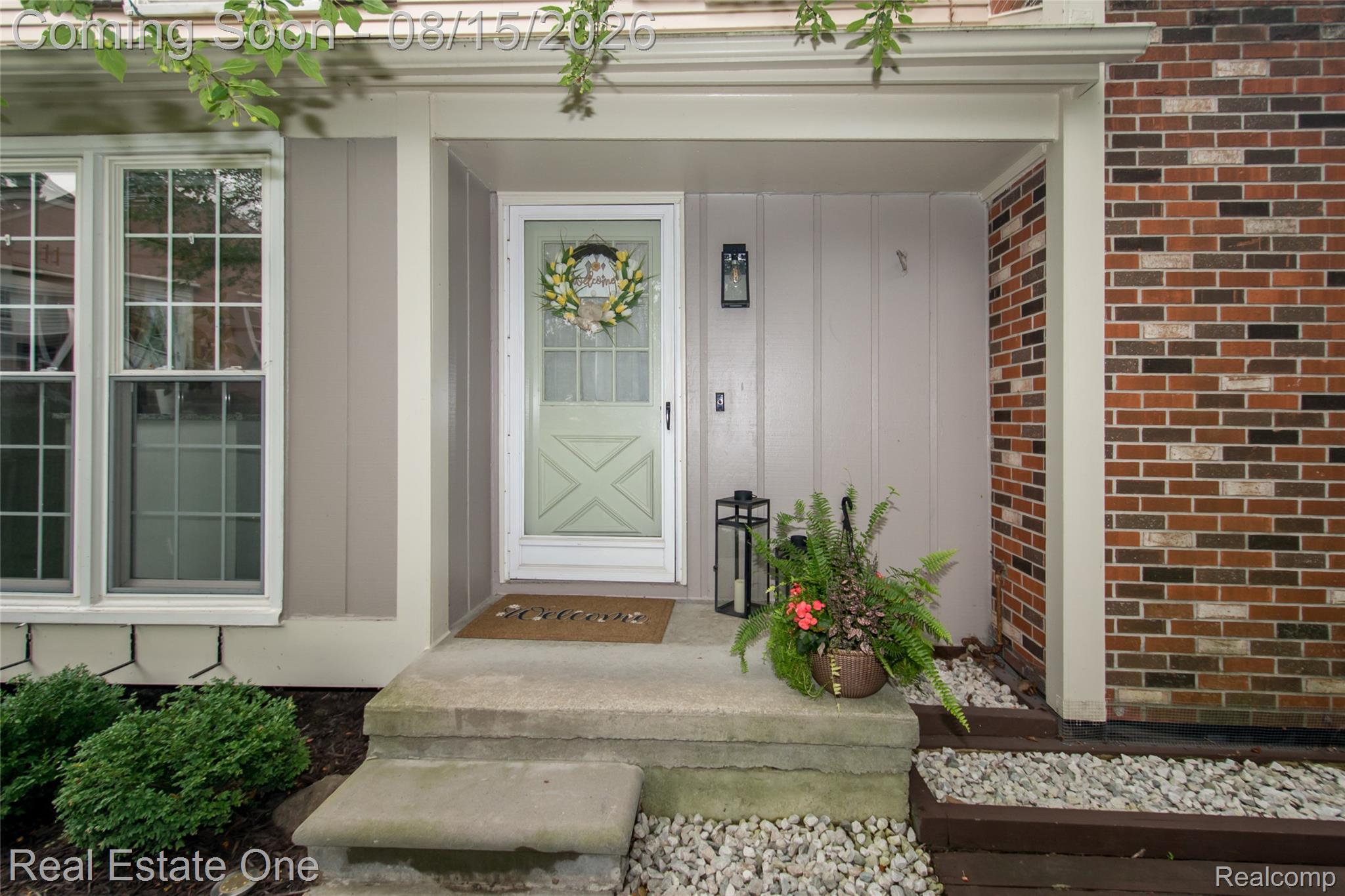 1572 Kings Cove Drive