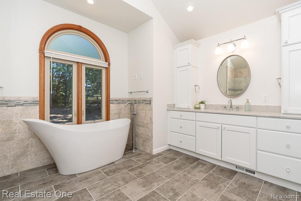 4586 Klais Drive