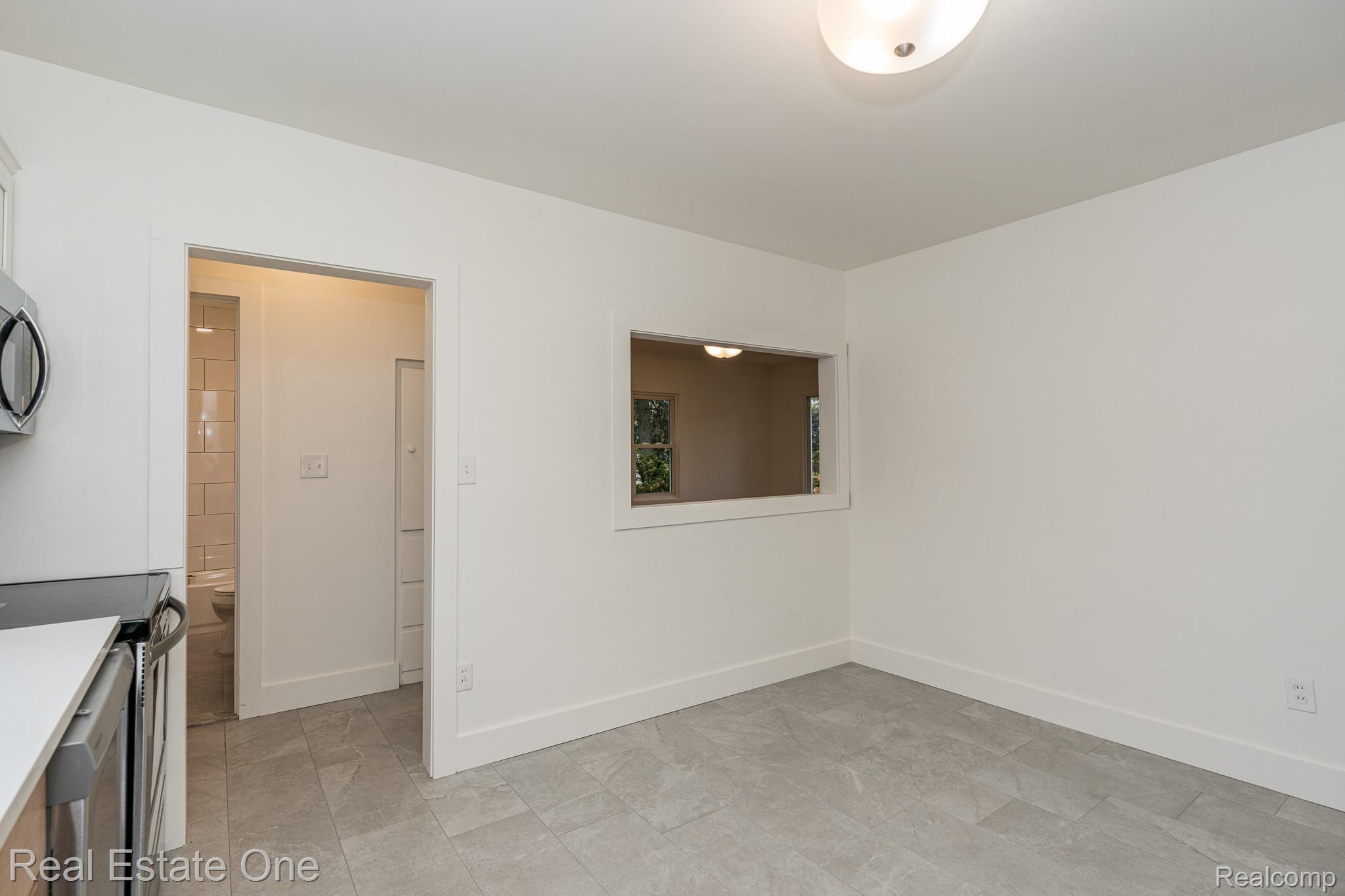 2388 W Auburn Road