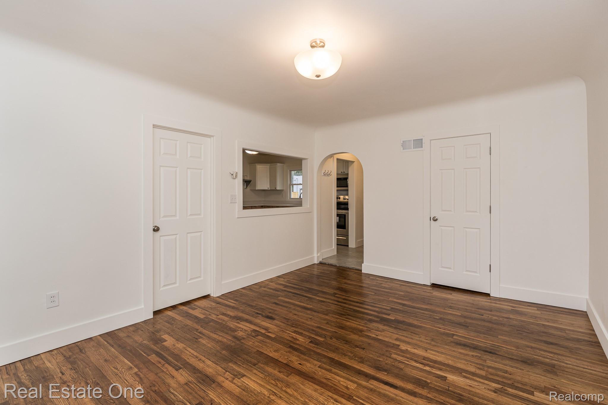 2388 W Auburn Road