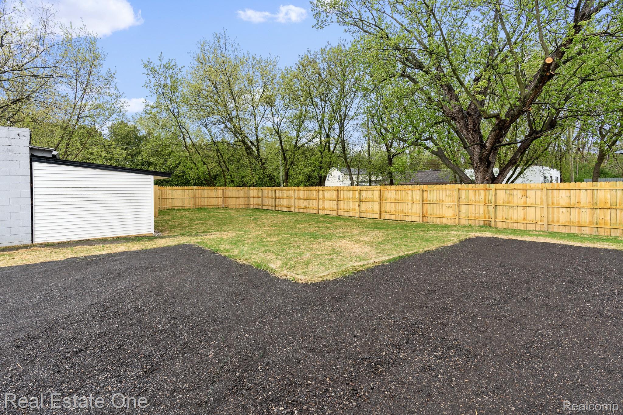 2388 W Auburn Road