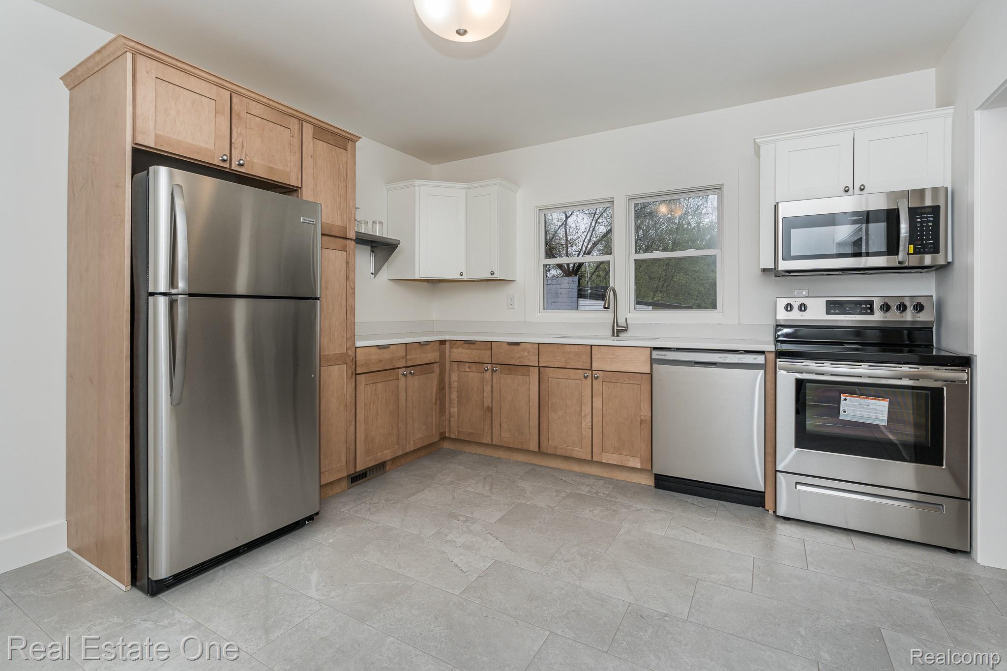 2388 W Auburn Road