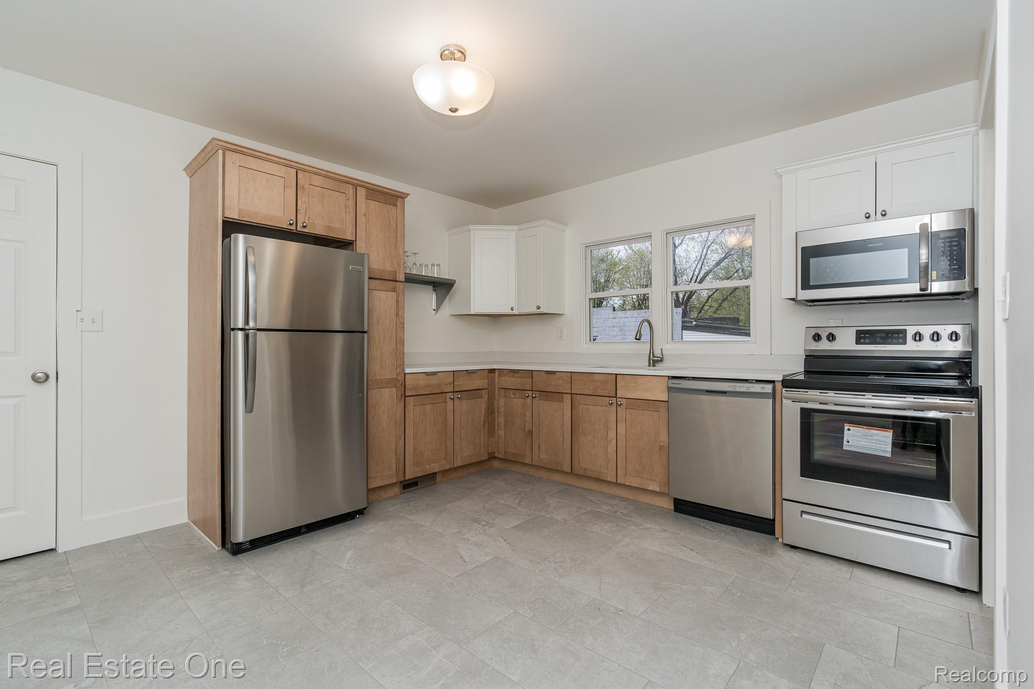 2388 W Auburn Road