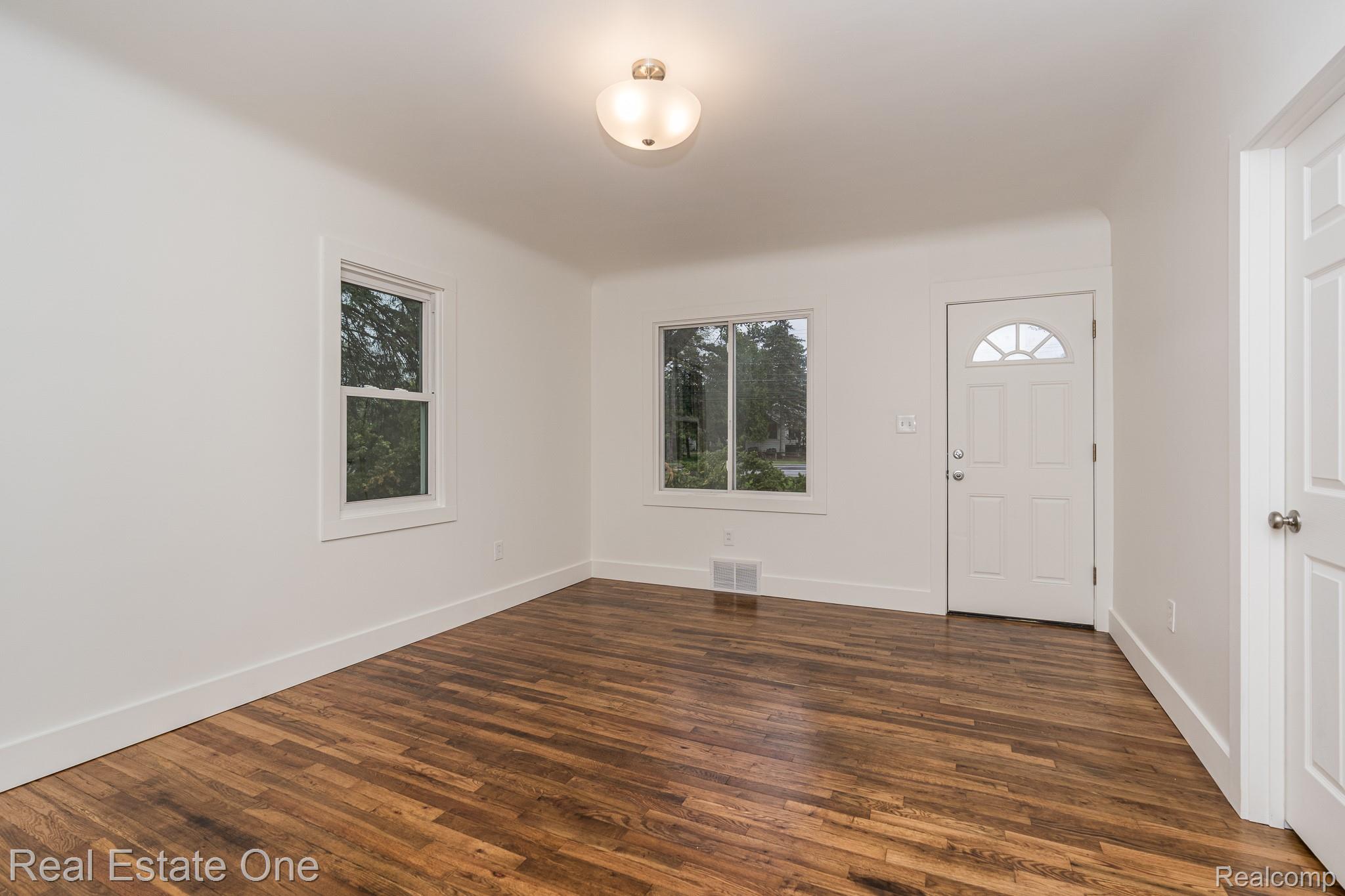 2388 W Auburn Road