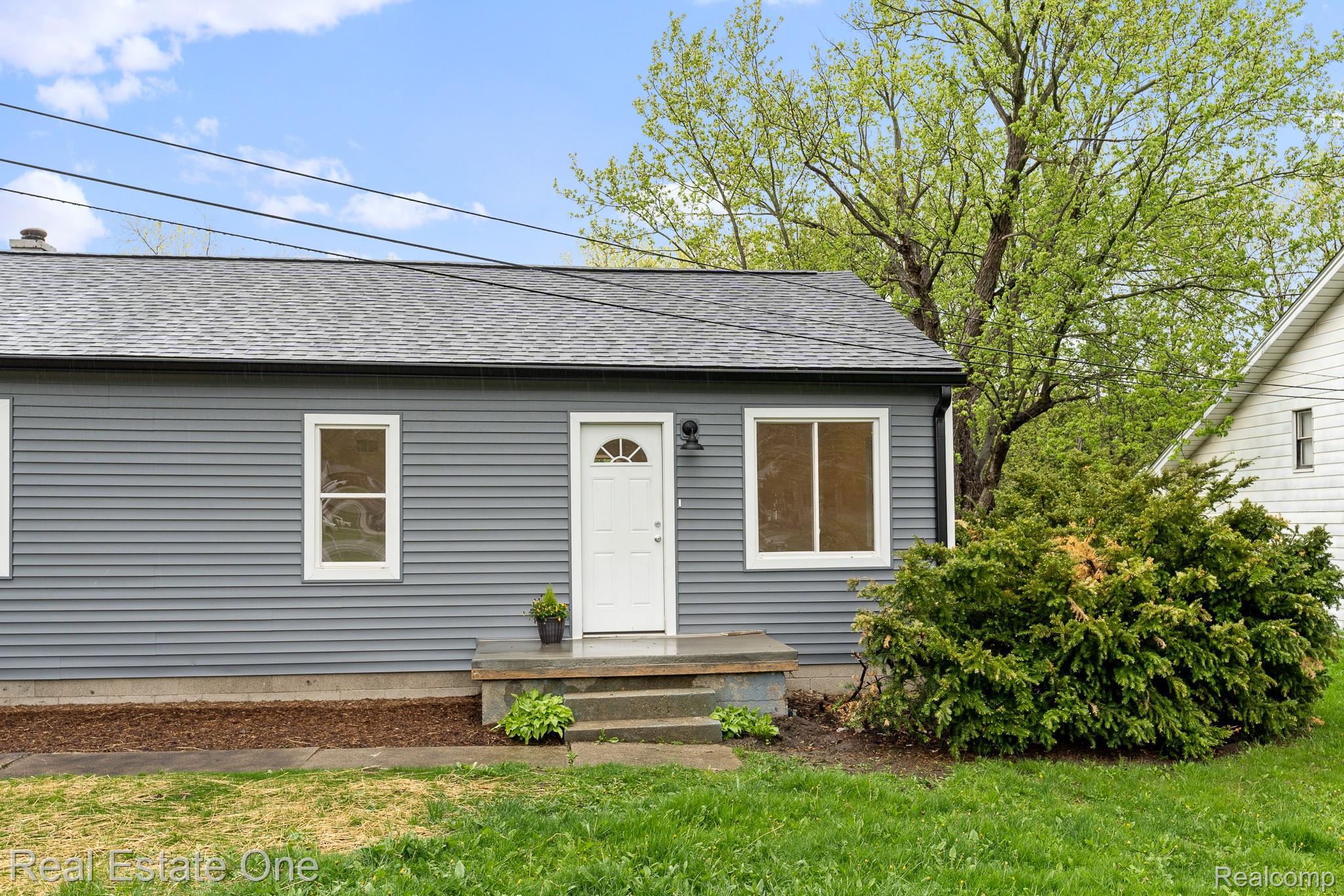 2388 W Auburn Road