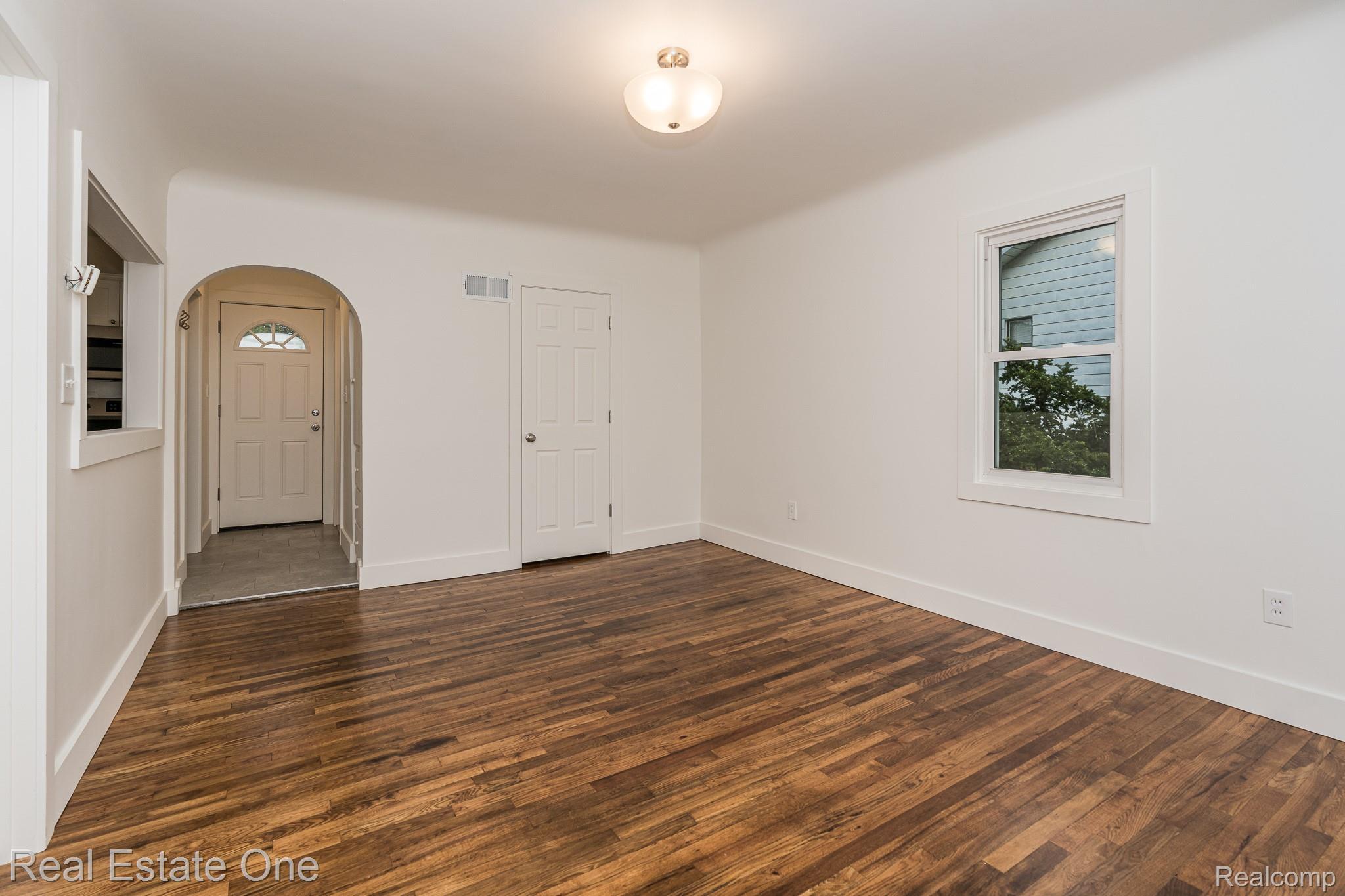 2388 W Auburn Road