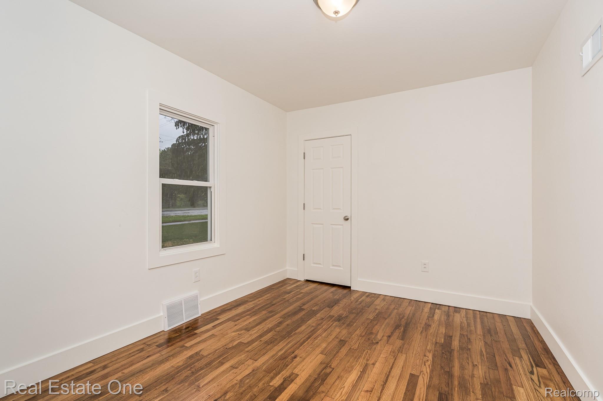 2388 W Auburn Road