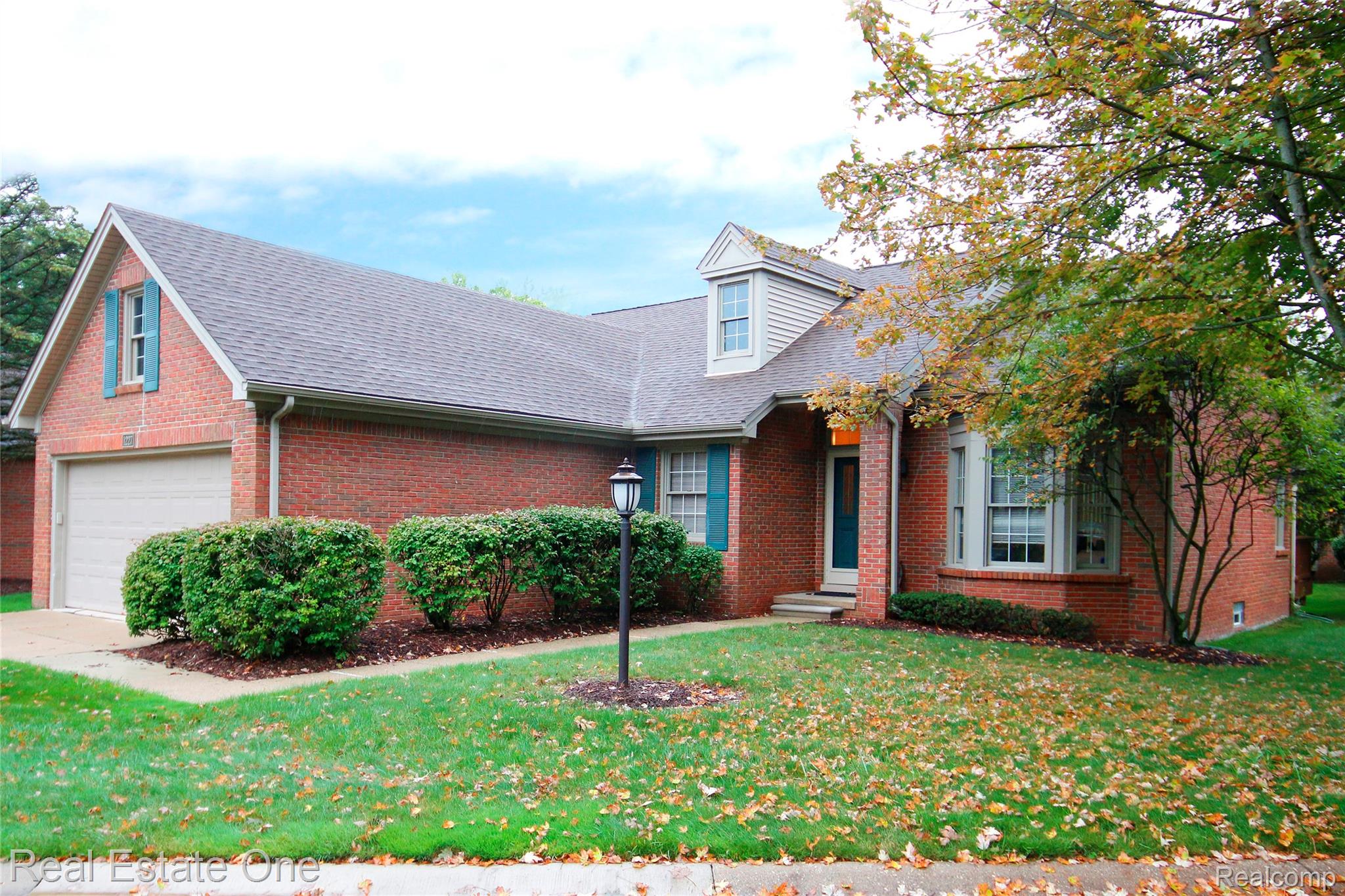 1227 Valley Circle