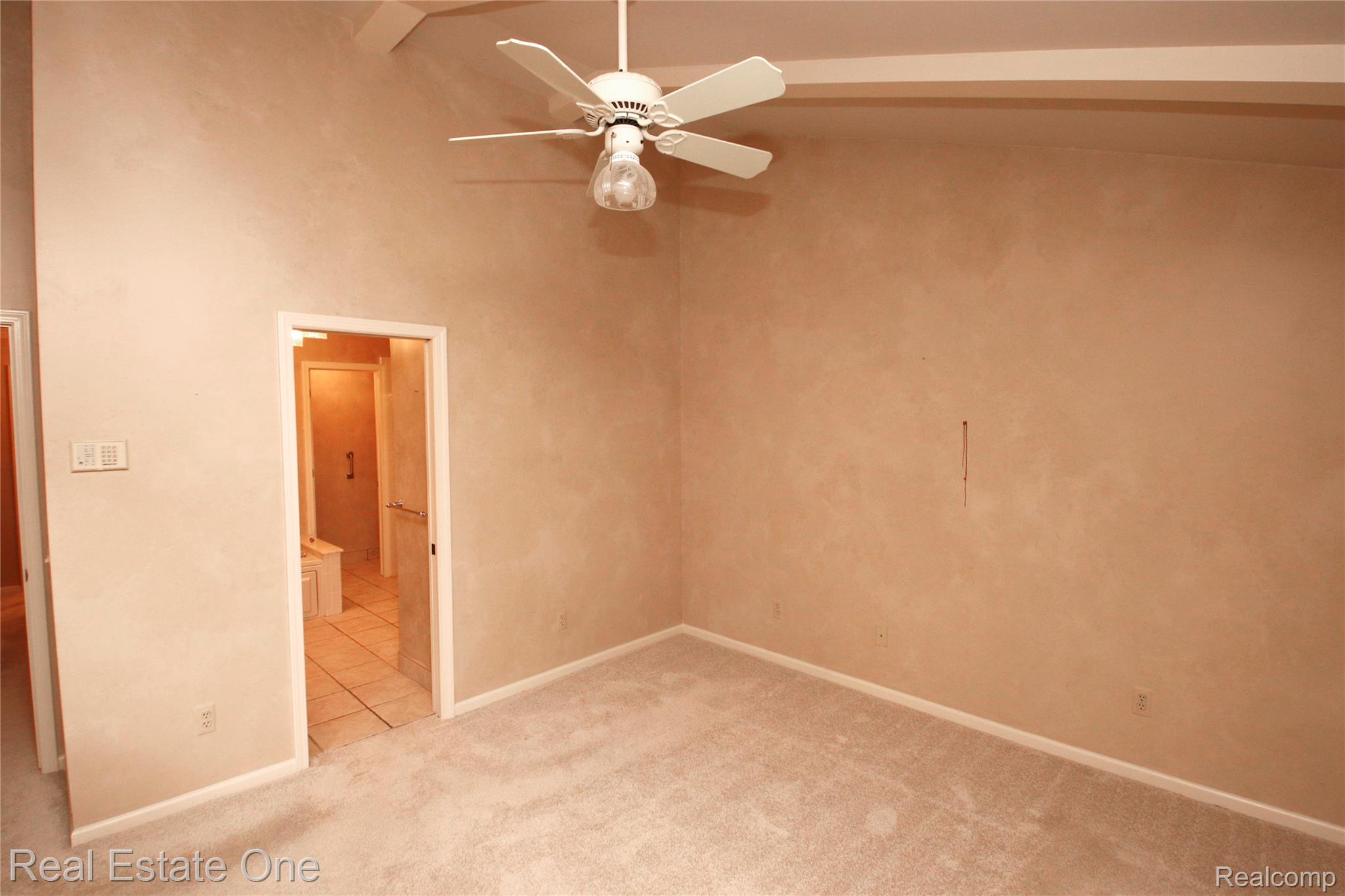 1227 Valley Circle