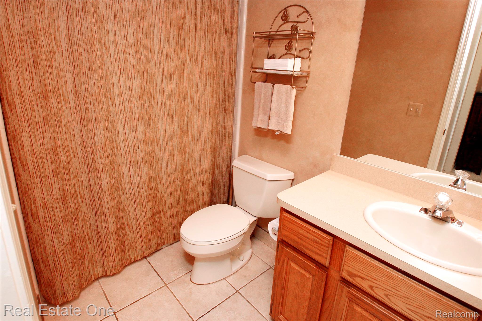1227 Valley Circle