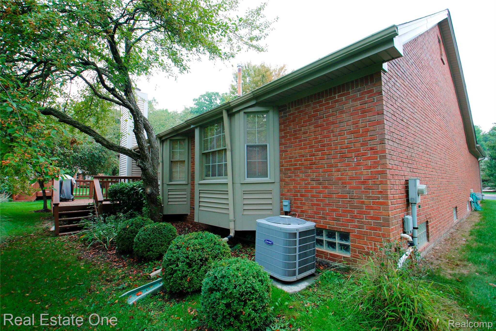 1227 Valley Circle
