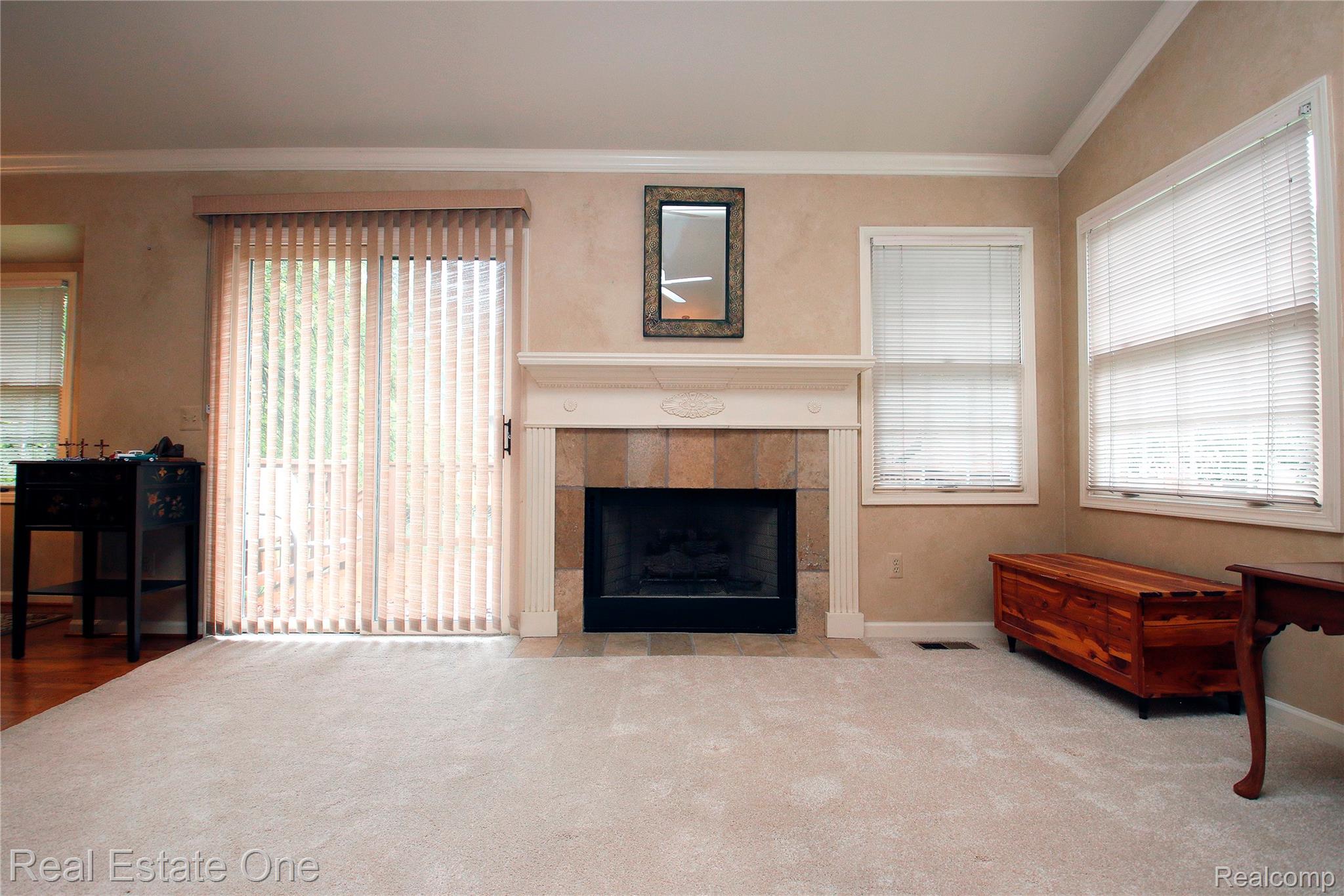 1227 Valley Circle
