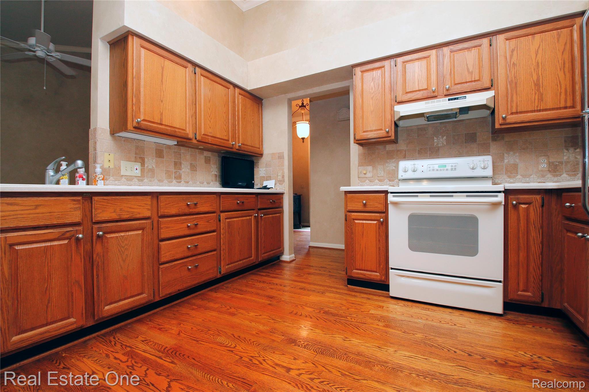 1227 Valley Circle
