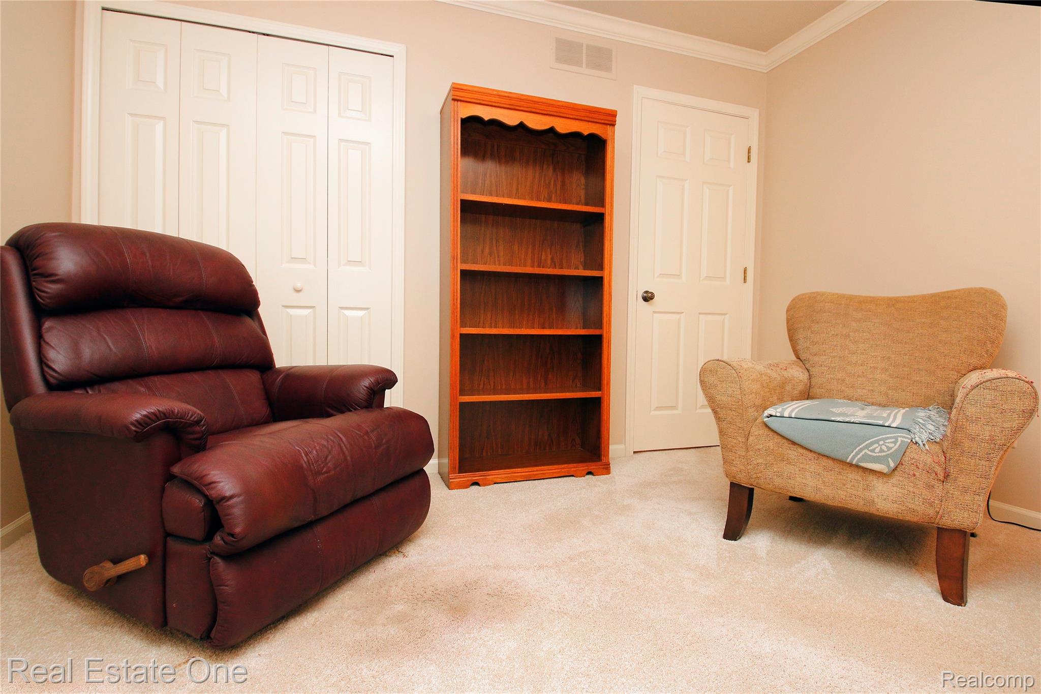 1227 Valley Circle
